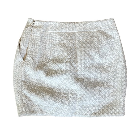 Forever 21 | Cream Quilted Pleated High Waist Mini Skirt - Picture 6 of 11